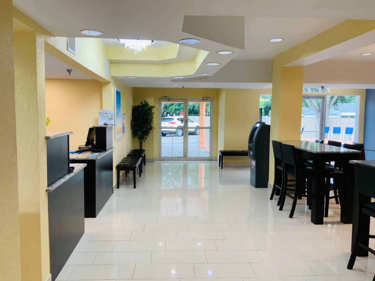 Hotel Days & By Wyndham Tampa/raymond Stadium Tampa