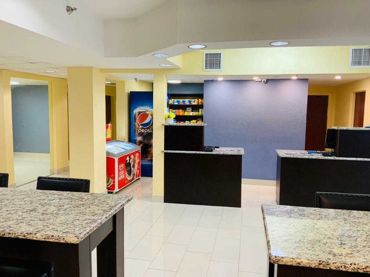 Days & By Wyndham Tampa/raymond Stadium 2* Tampa