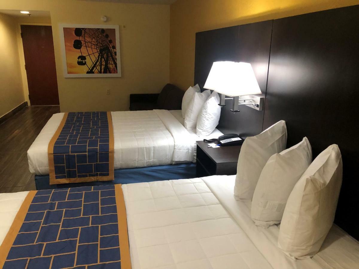 Days & By Wyndham Tampa/raymond Stadium Tampa